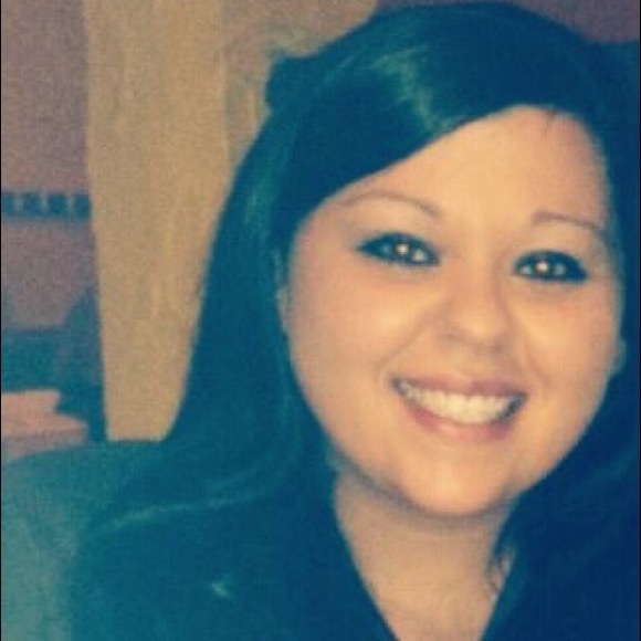 Meet your Posher, Kaylee - Picture 2 of 2